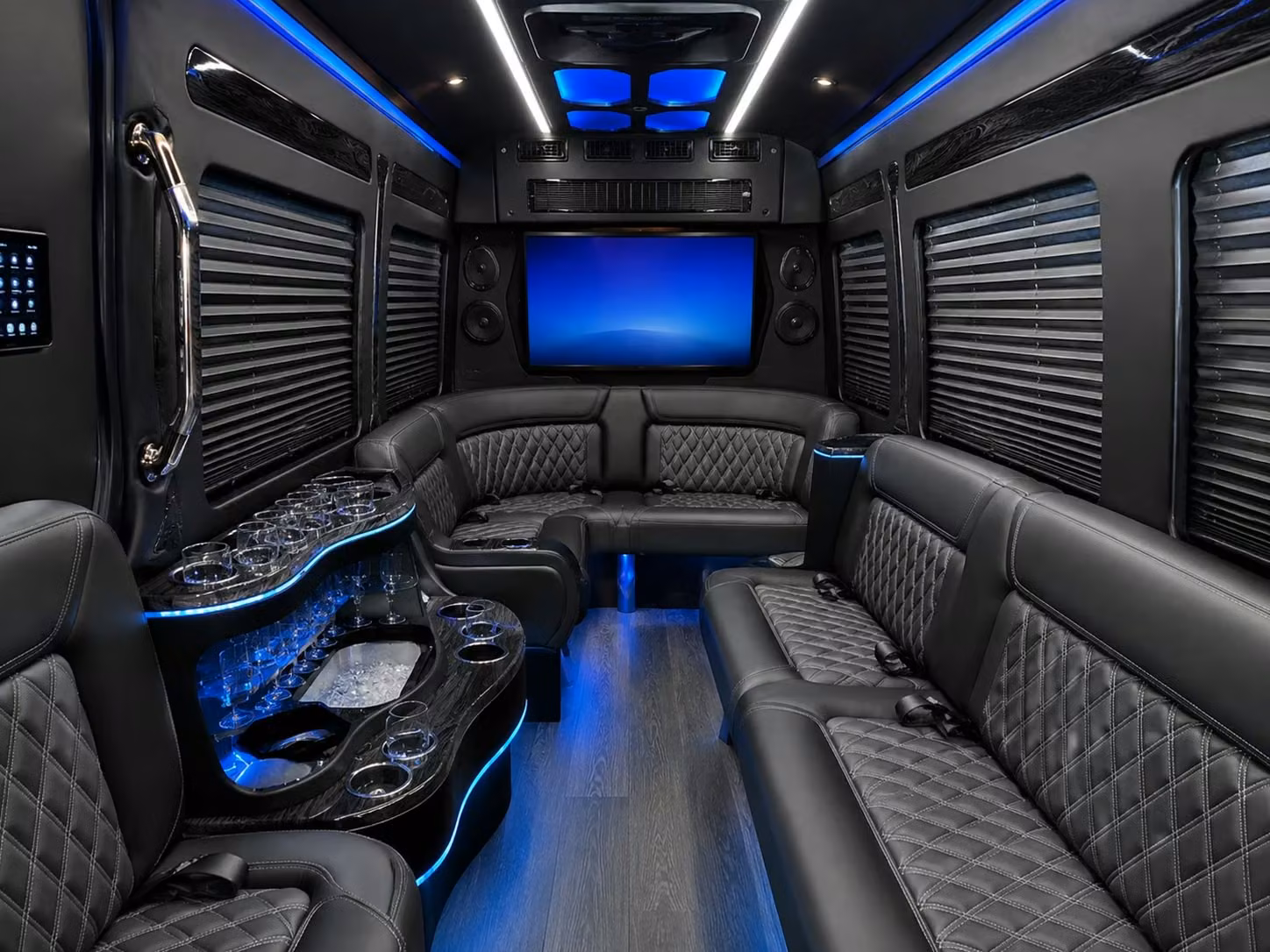 for quick and easy roanoke sports team and fan transportation look no further