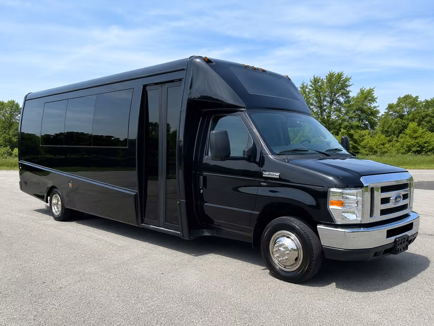minibuses are a smart choice for smaller roanoke prom groups