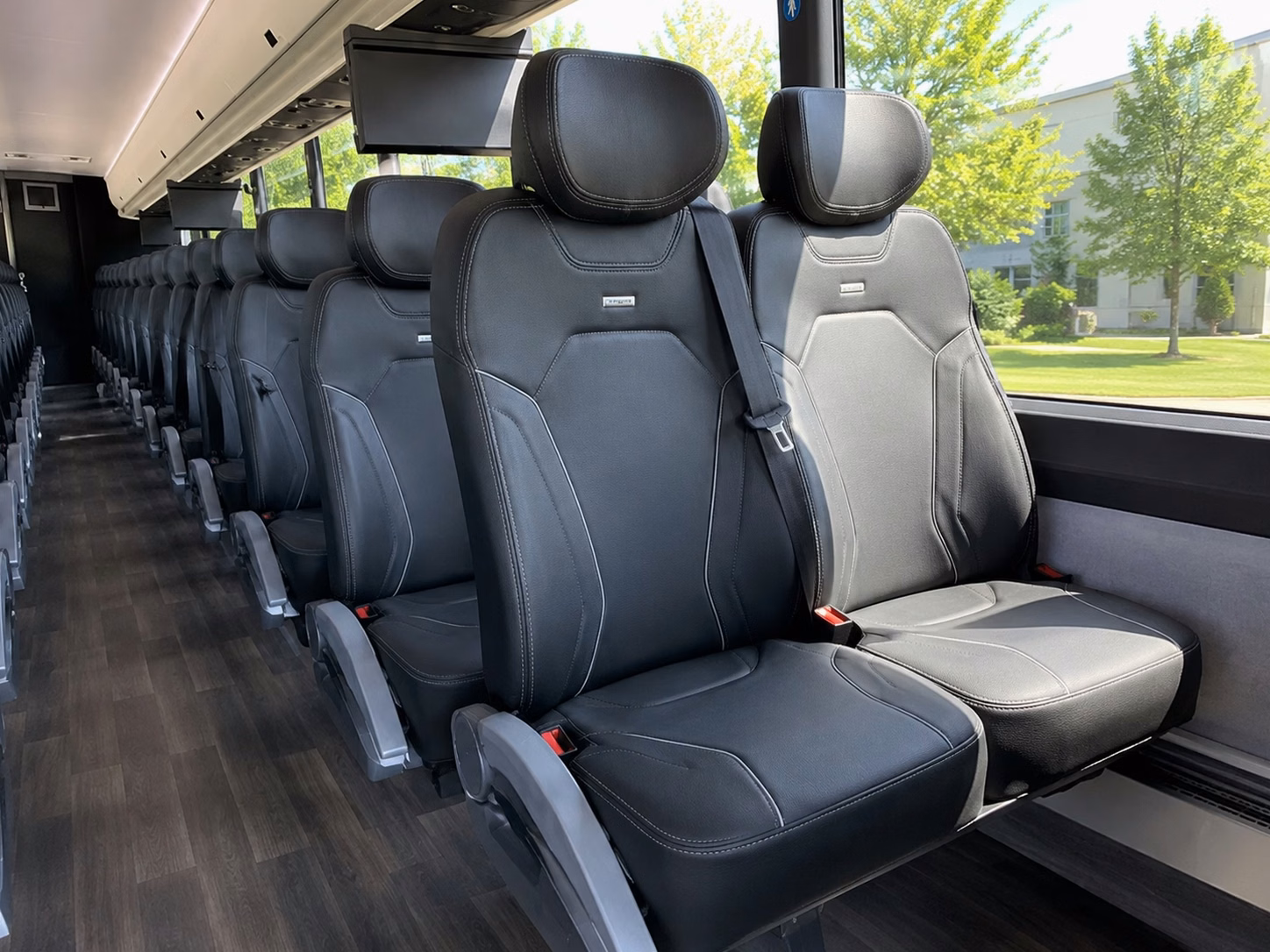roanoke charter bus rental