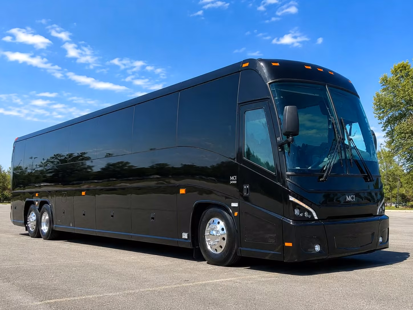 roanoke wedding shuttle bus rentals that keep every guest on schedule