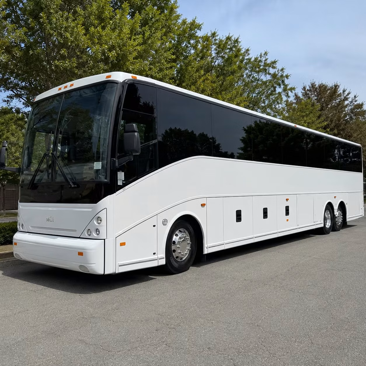 shuttle your group between downtown roanoke hotels and the airport without the hassle